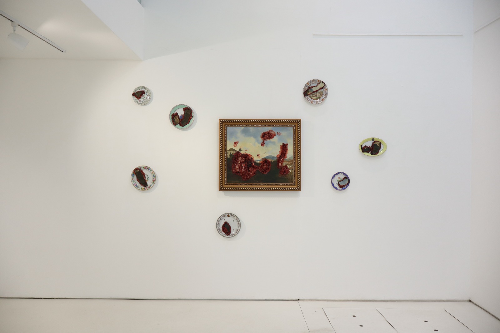 Instalação Carne à la Taunay, de Adriana Varejão, na ProArte Galeria